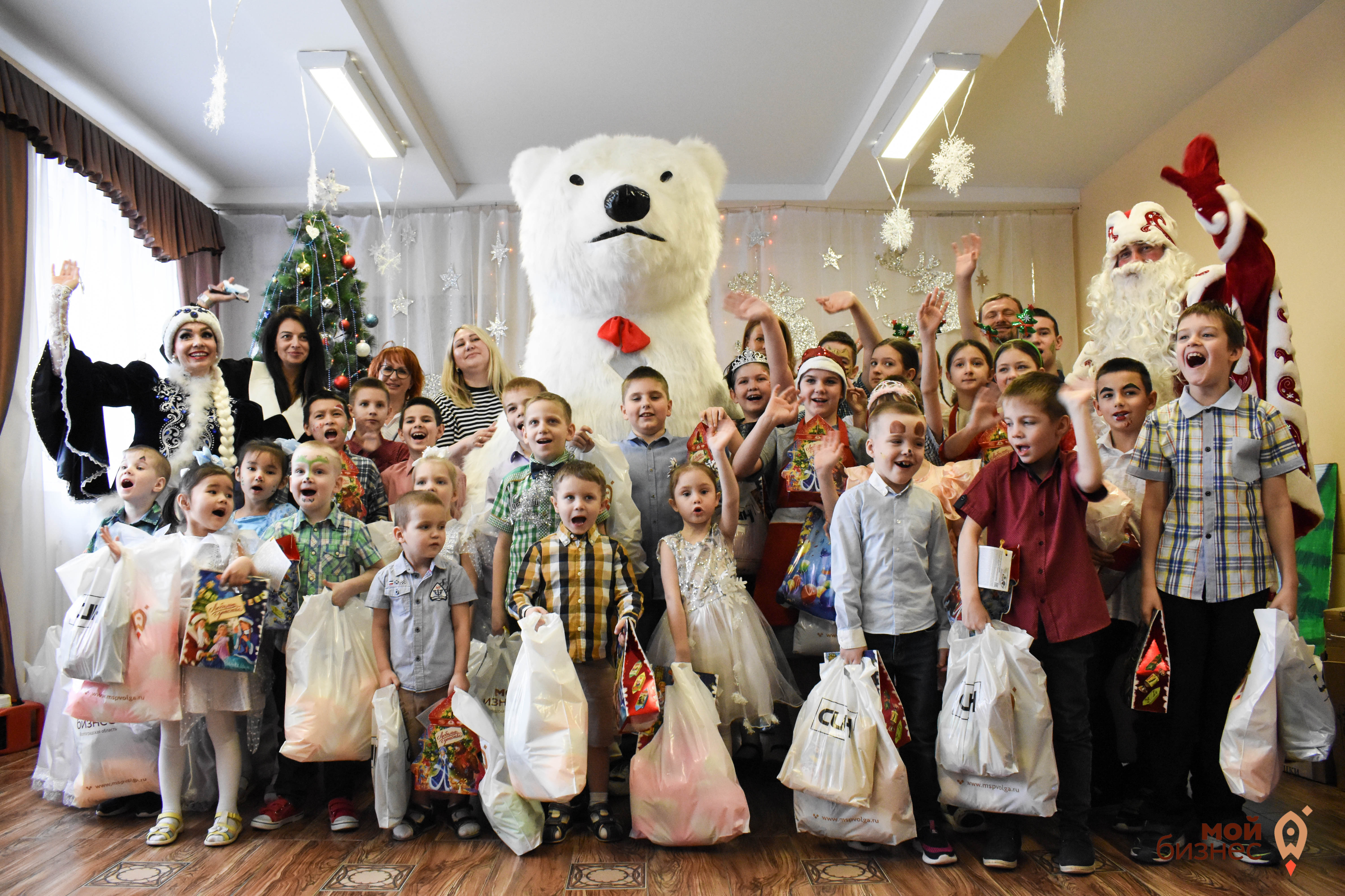 #МойбизнесПомогает: в Волгограде вручили подарки воспитанникам социально-реабилитационного центра